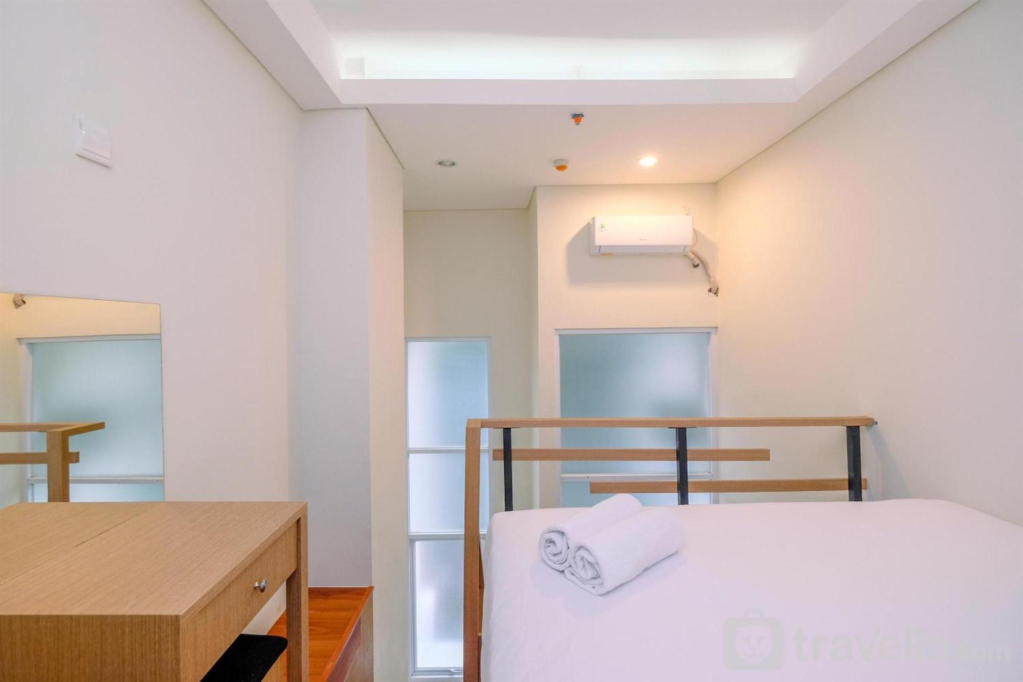 Minimalist Loft At Apple 1 Condovilla By Travelio